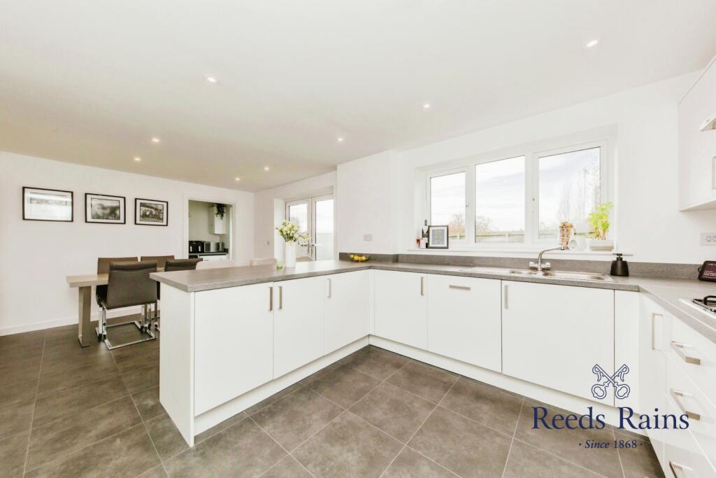 Additional property image - Severn Way, Holmes Chapel, Crewe, Cheshire, CW4