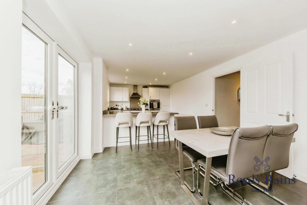 Additional property image - Severn Way, Holmes Chapel, Crewe, Cheshire, CW4