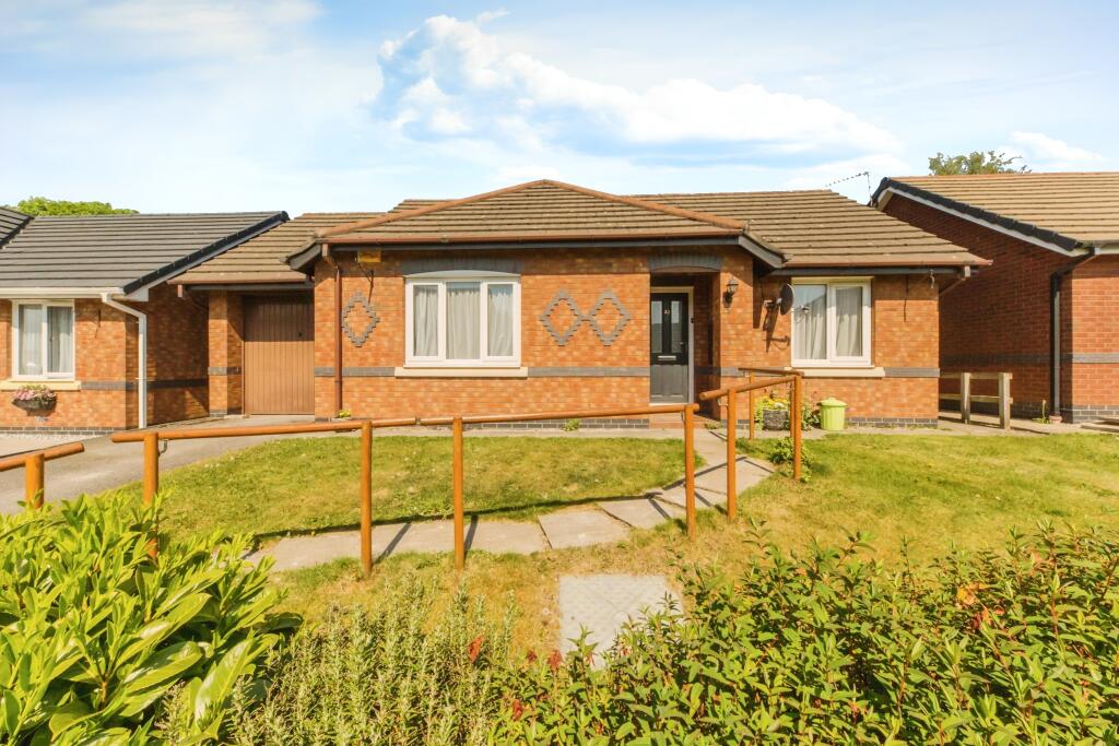 Main image of property: Elm Drive, Holmes Chapel, Crewe, Cheshire, CW4