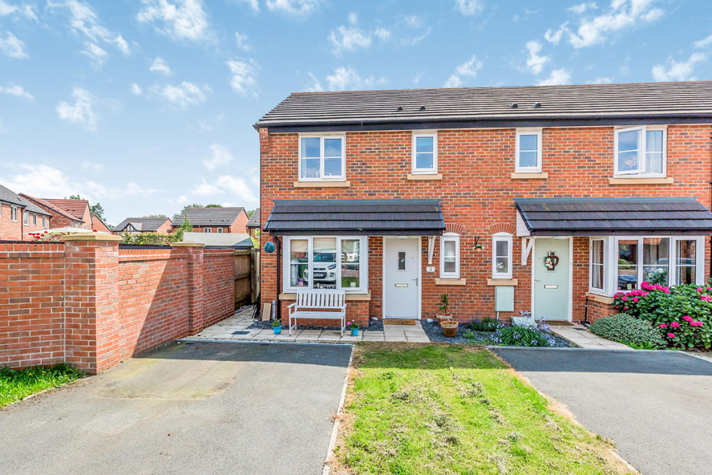 3 bedroom end of terrace house for sale in Wye Close, Holmes Chapel