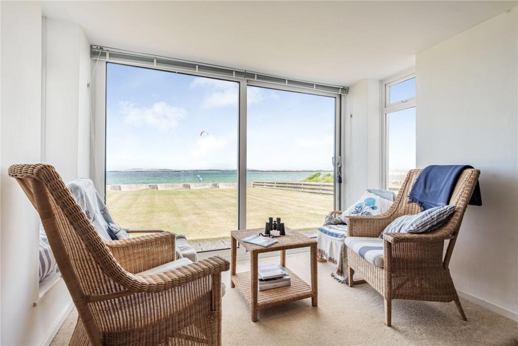 4 bedroom detached house for sale in Glan Y Mor Road, Rhosneigr