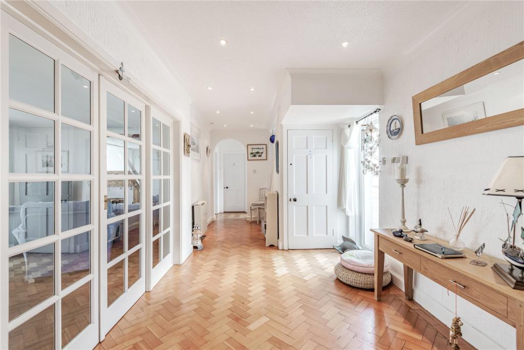 4 bedroom detached house for sale in Glan Y Mor Road, Rhosneigr