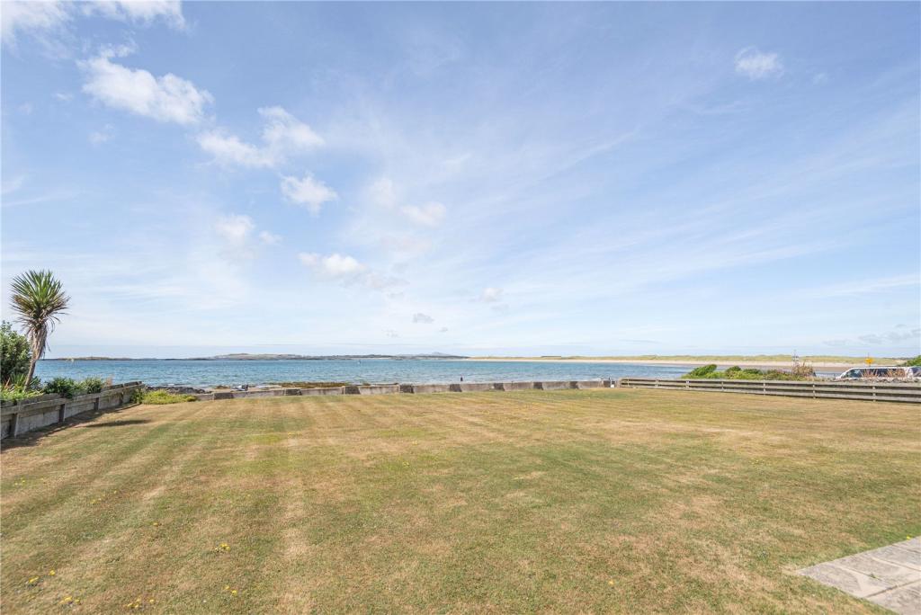 4 bedroom detached house for sale in Glan Y Mor Road, Rhosneigr
