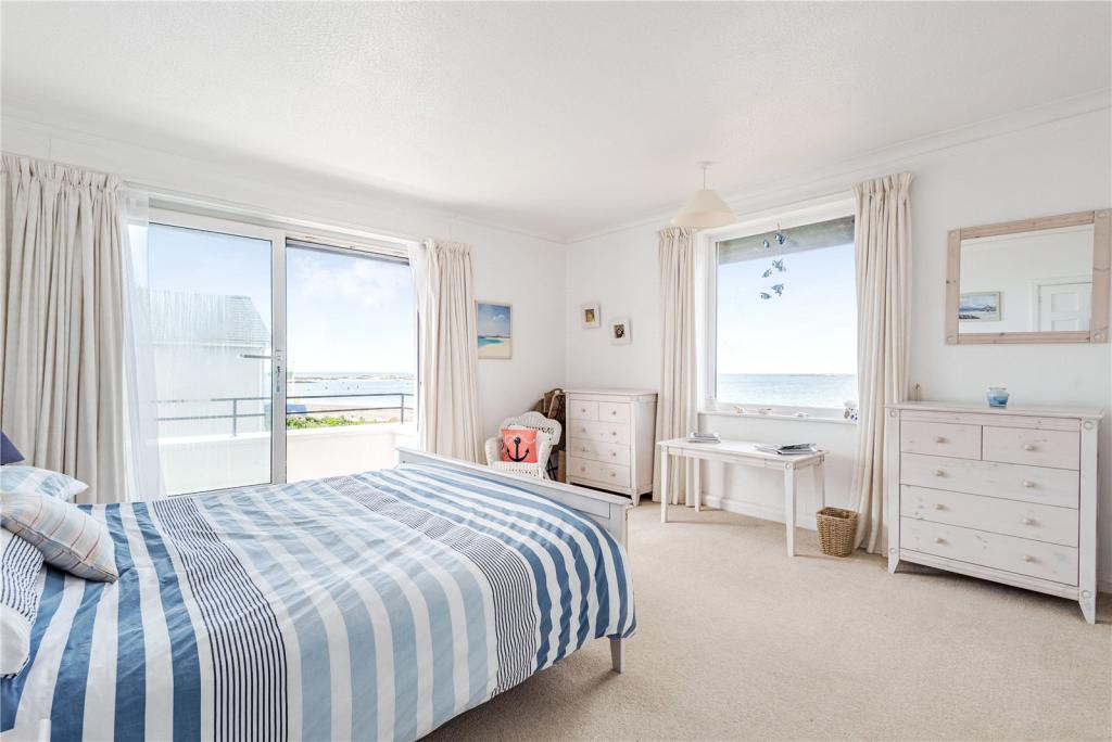 4 bedroom detached house for sale in Glan Y Mor Road, Rhosneigr