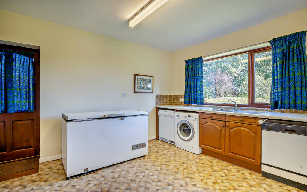 Additional property image - Aldersey Park, Handley, Tattenhall, Chester, CH3