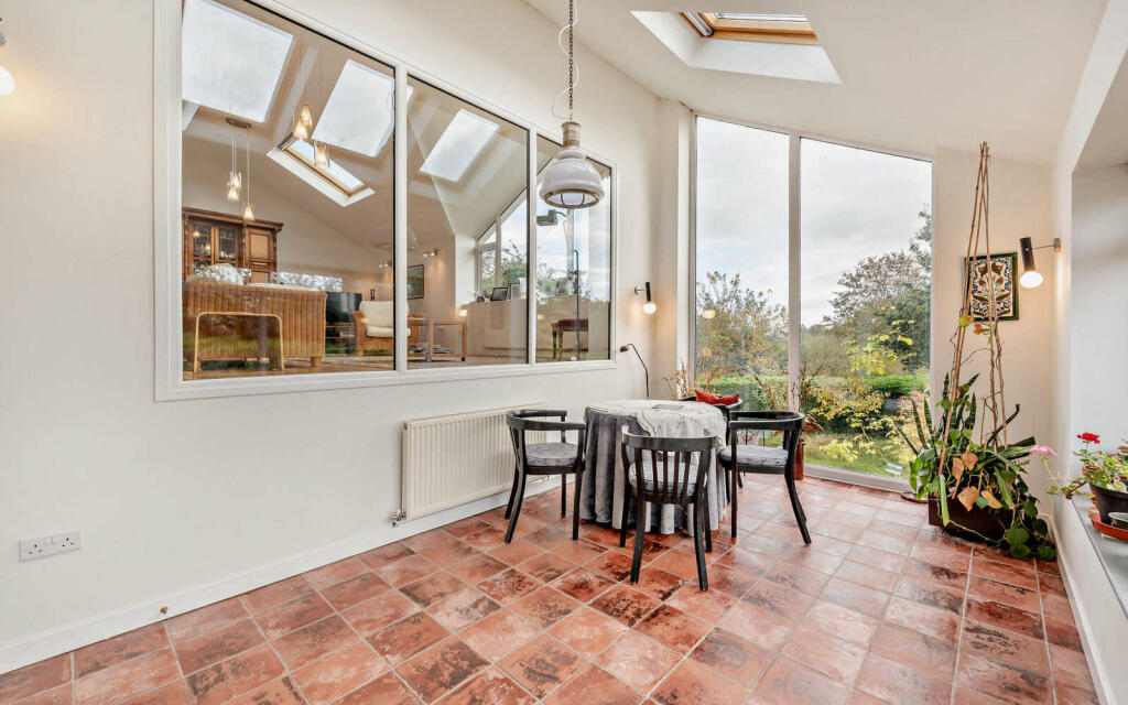 Additional property image - Elizabeth Crescent, Chester, Cheshire, CH4