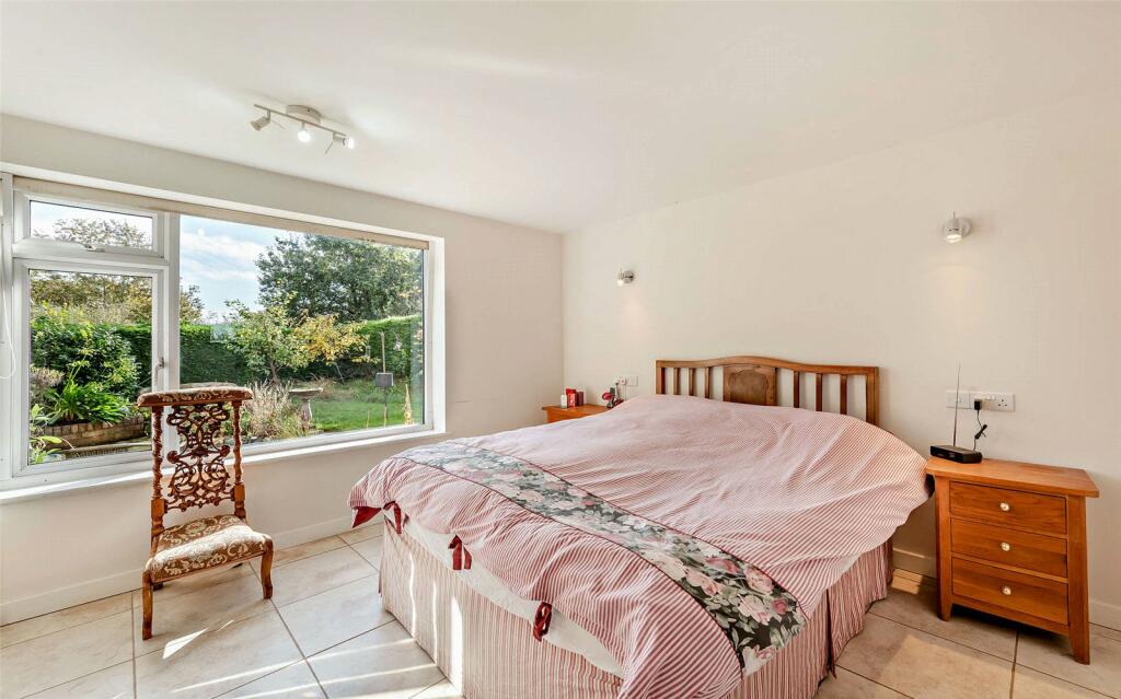 Additional property image - Elizabeth Crescent, Chester, Cheshire, CH4