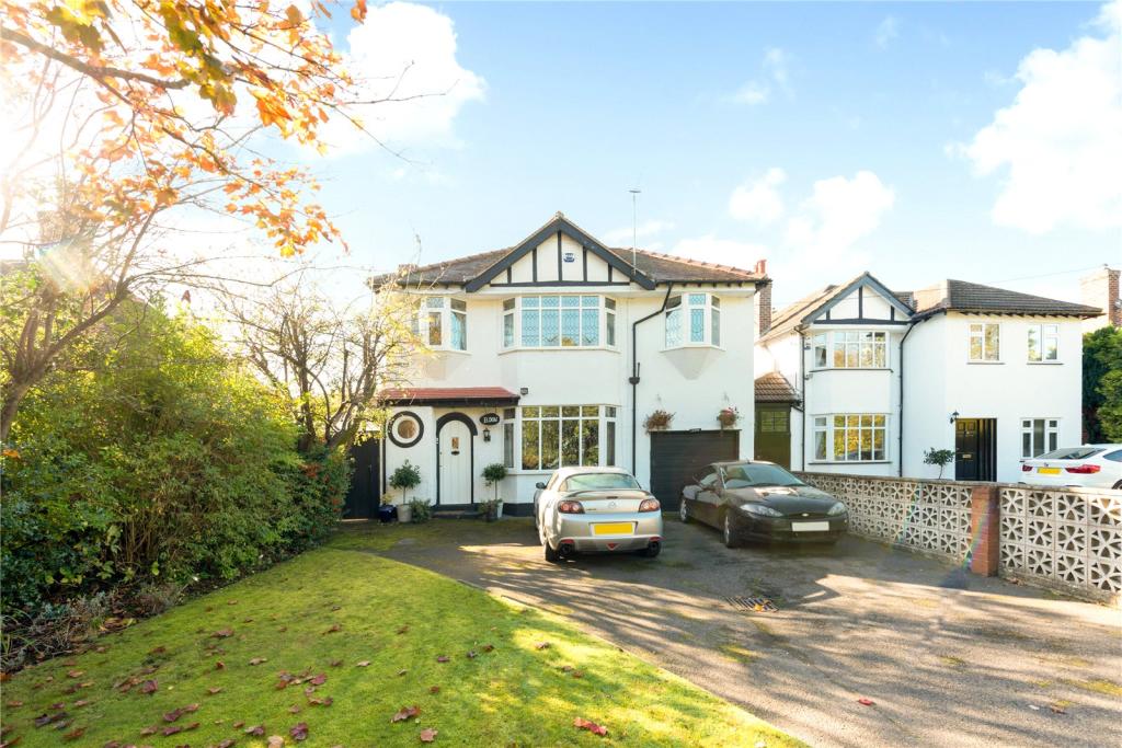 4 bedroom detached house for sale in Chester High Road, Neston, CH64