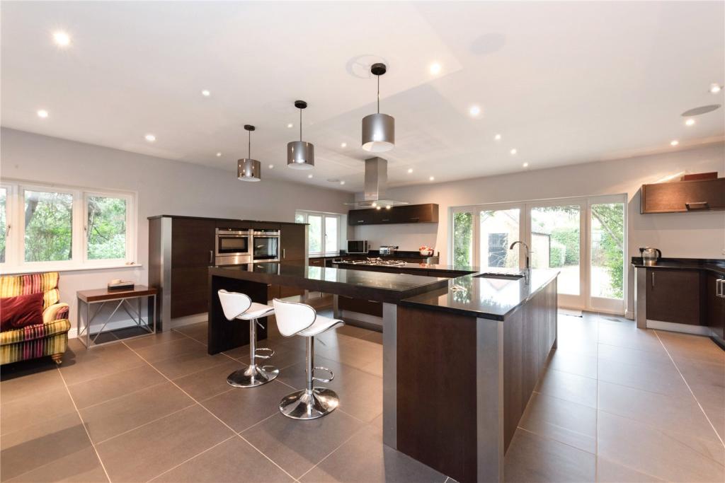 5 bedroom detached house for sale in Benty Heath Lane, Willaston