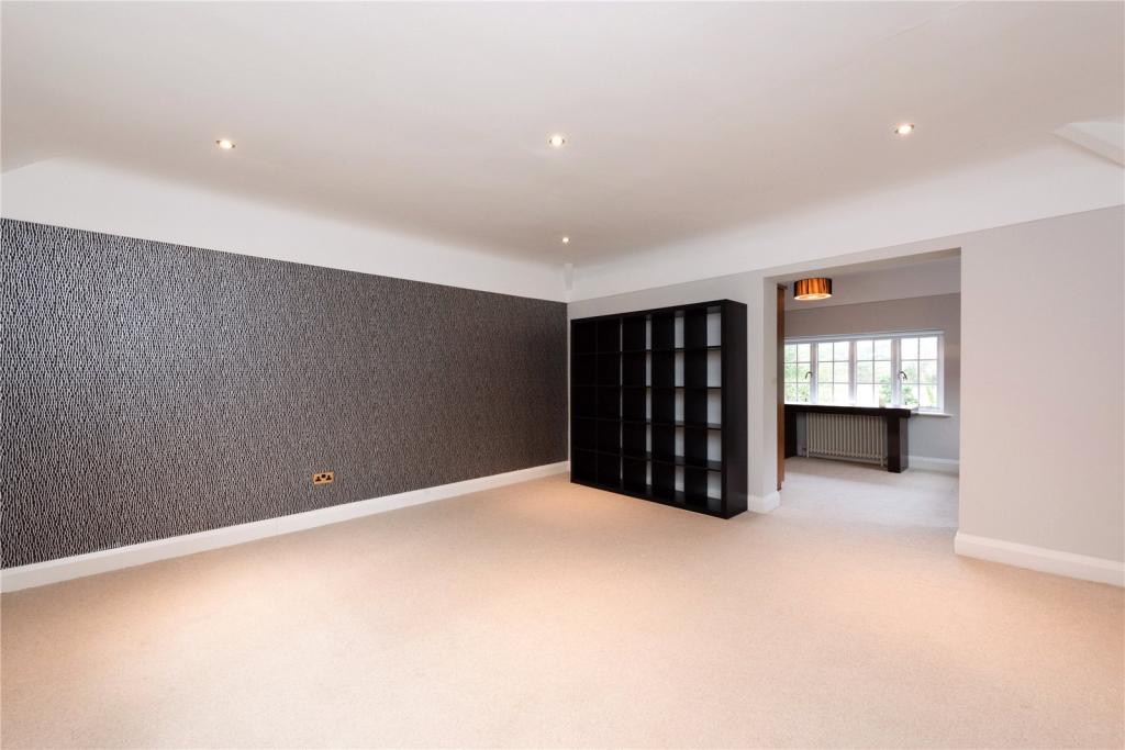 5 bedroom detached house for sale in Benty Heath Lane, Willaston, Neston, CH64