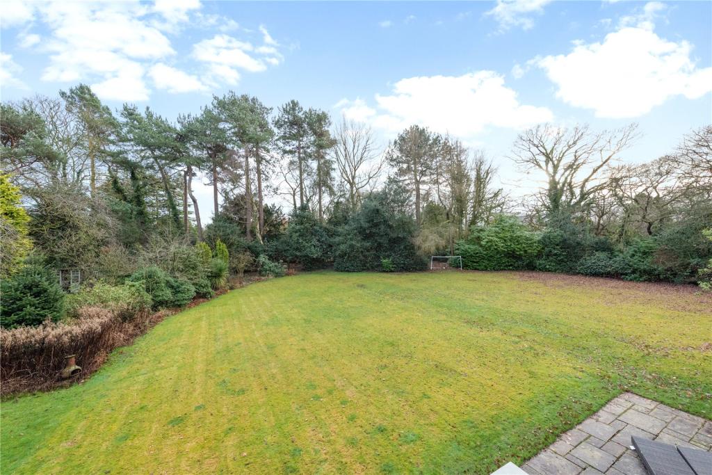 5 bedroom detached house for sale in Benty Heath Lane, Willaston, Neston, CH64