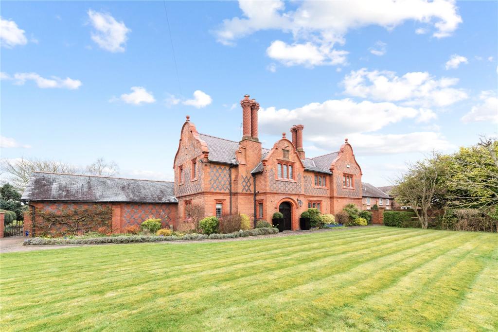 4 bedroom detached house for sale in Gell Farm, Kinnerton Road, Chester
