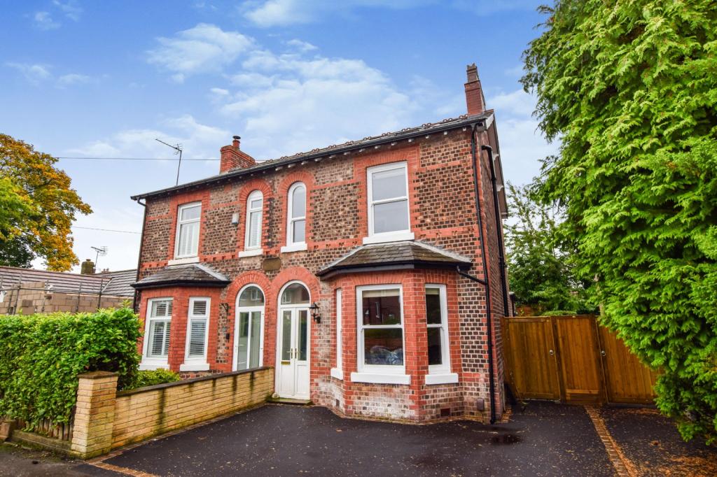 3 bedroom semidetached house for sale in Bloomsbury Lane, Timperley