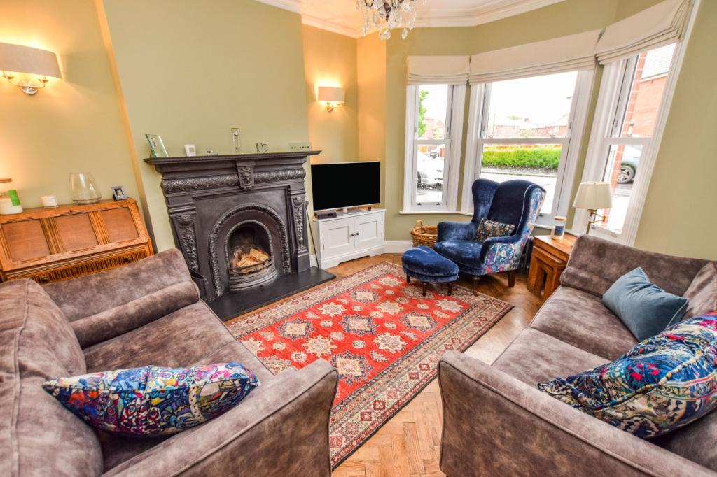 3 bedroom semidetached house for sale in Bloomsbury Lane, Timperley