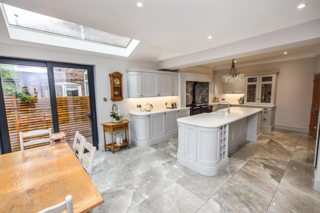 3 bedroom semidetached house for sale in Bloomsbury Lane, Timperley