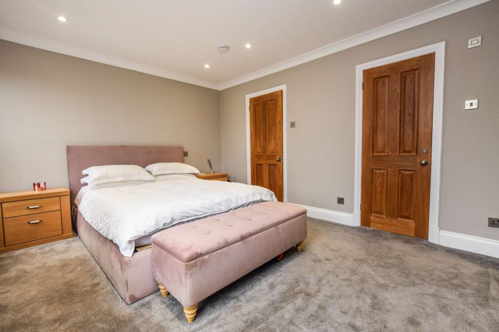 3 bedroom semidetached house for sale in Bloomsbury Lane, Timperley