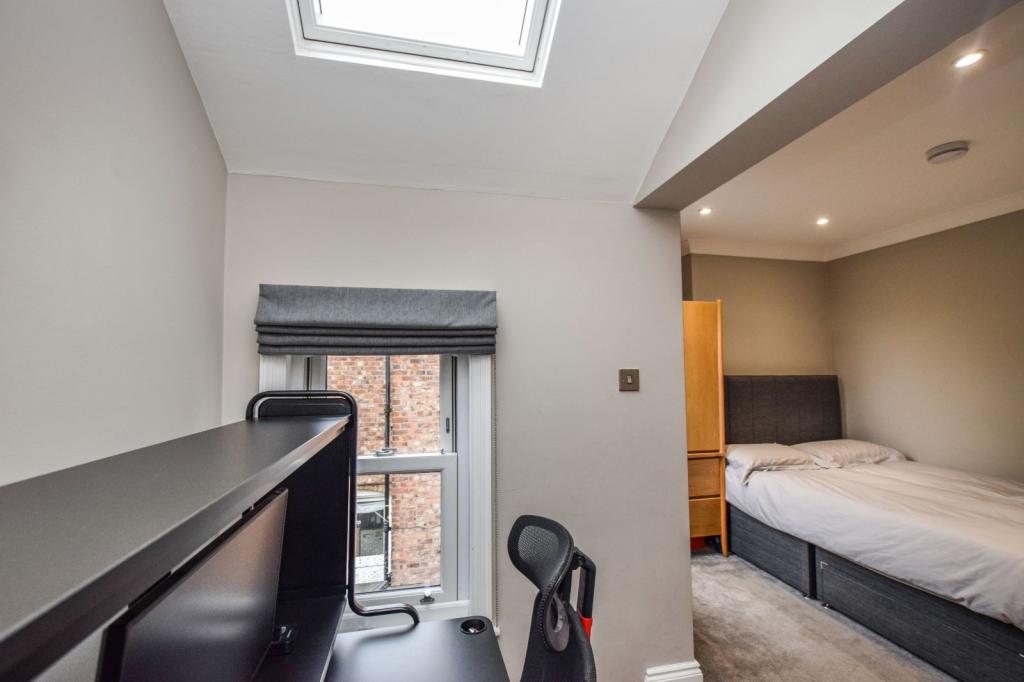 3 bedroom semidetached house for sale in Bloomsbury Lane, Timperley