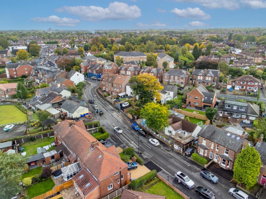 3 bedroom semidetached house for sale in Bloomsbury Lane, Timperley