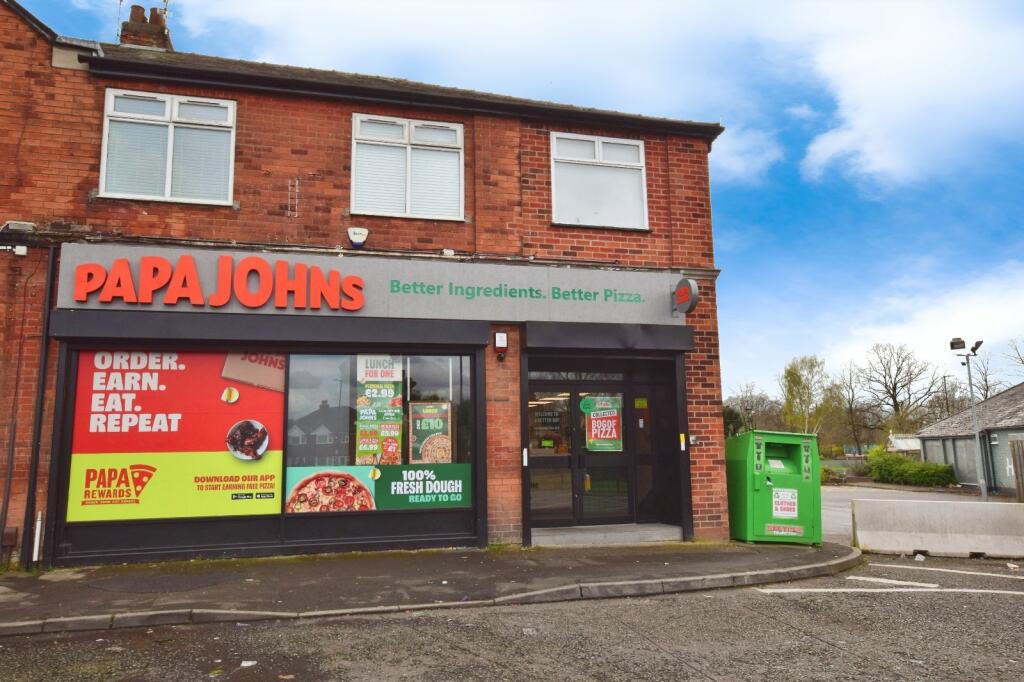 1 bedroom flat for sale in Shaftesbury Avenue, Timperley, Cheshire, WA15