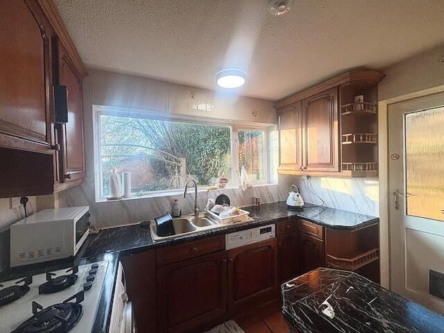 Main image of property: Berwick Close, Warwick