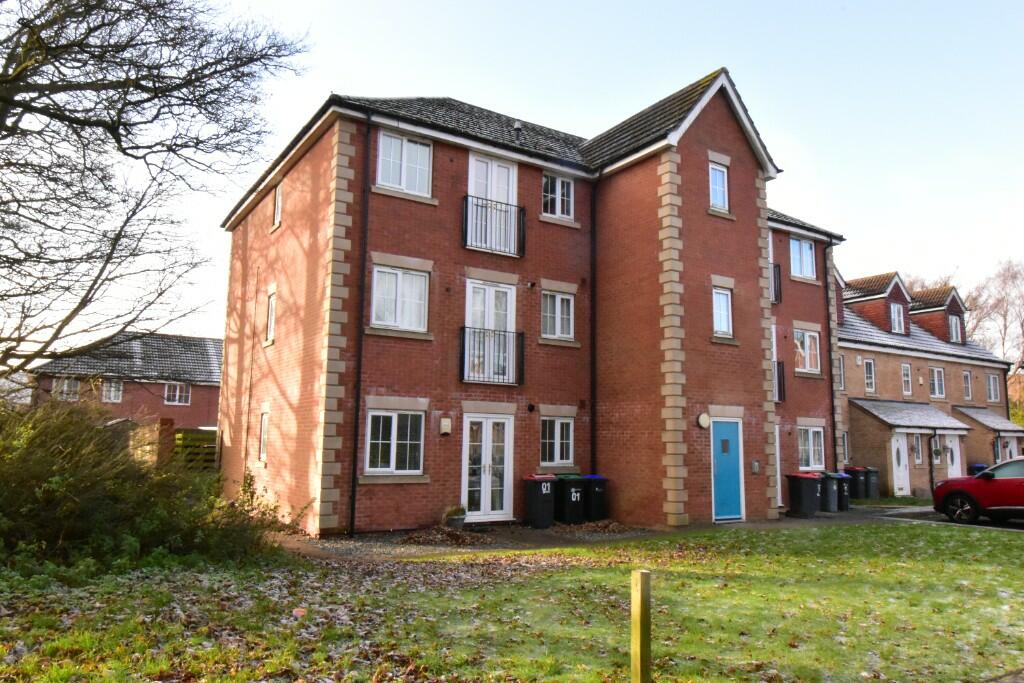 2 bedroom flat for sale in Loxley Close, Hucknall, Nottingham