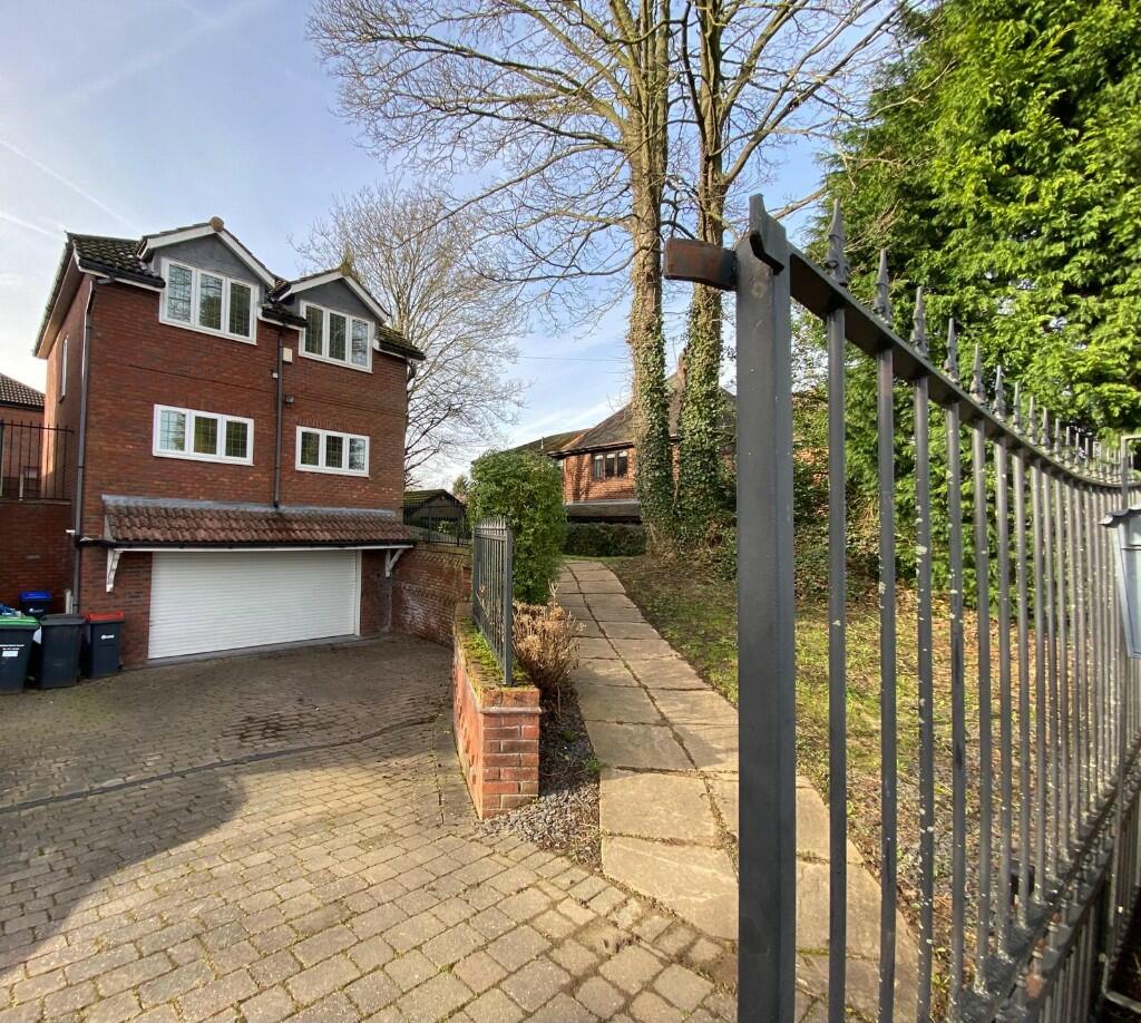 Main image of property: Sandy Lane, Hucknall, Nottingham, Nottinghamshire, NG15