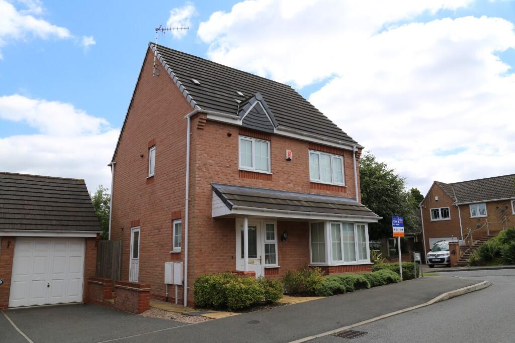 Main image of property: Holly Leaf Road, Hucknall, Nottingham, Nottinghamshire, NG15