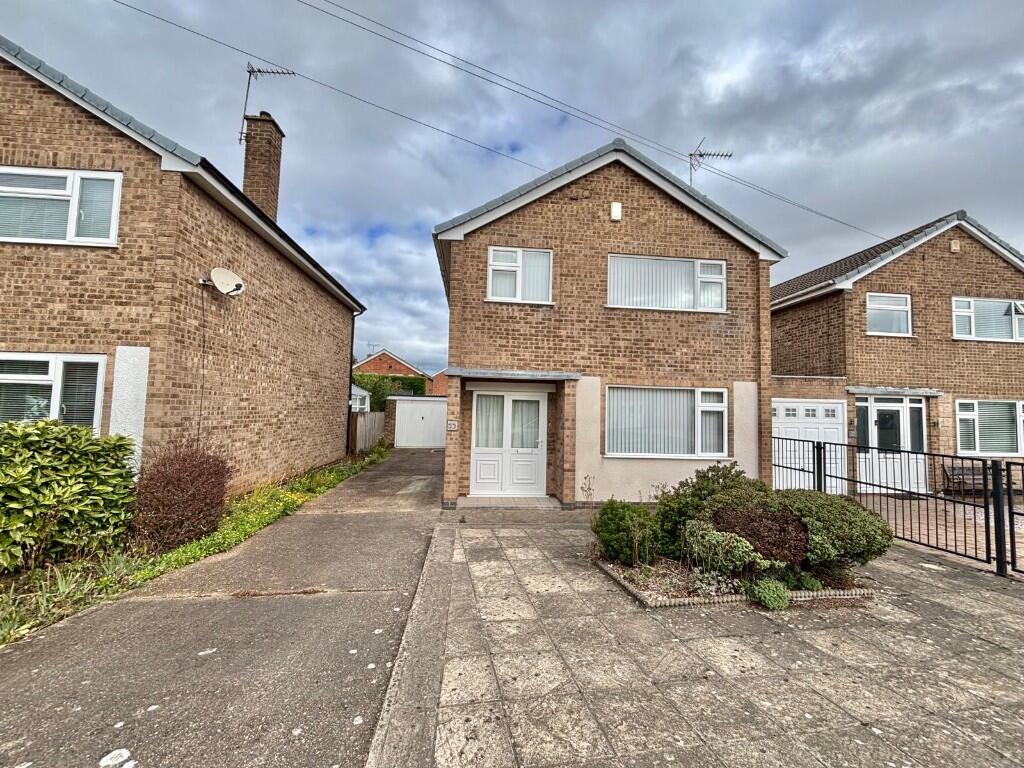 Main image of property: Brixham Road, Hucknall, Nottingham, Nottinghamshire, NG15
