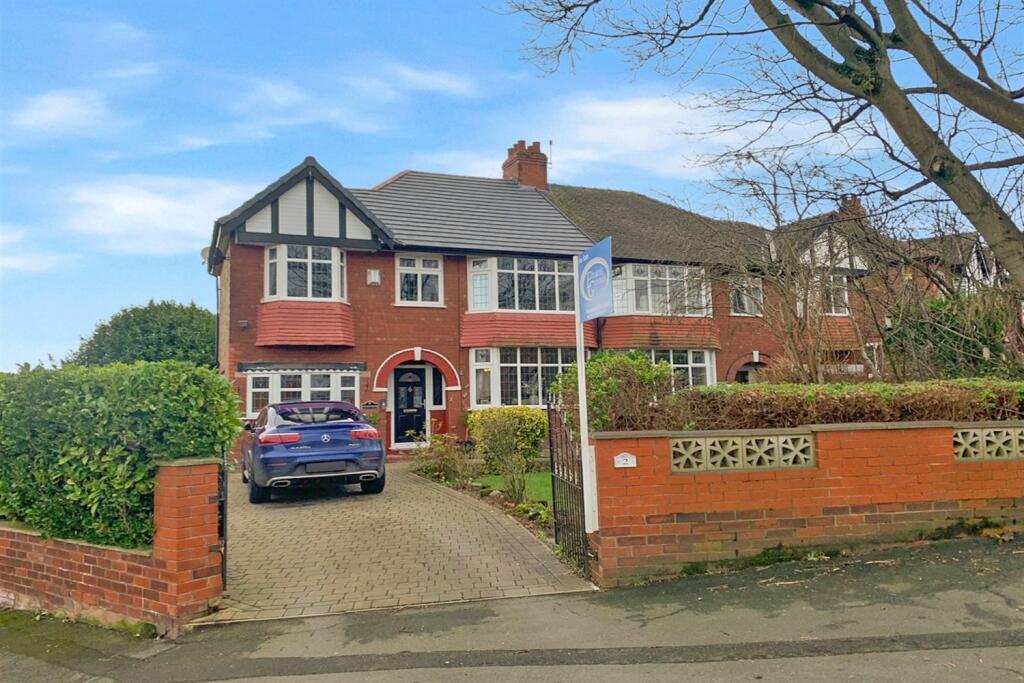 4 bedroom semidetached house for sale in Langdale Road, Runcorn, WA7