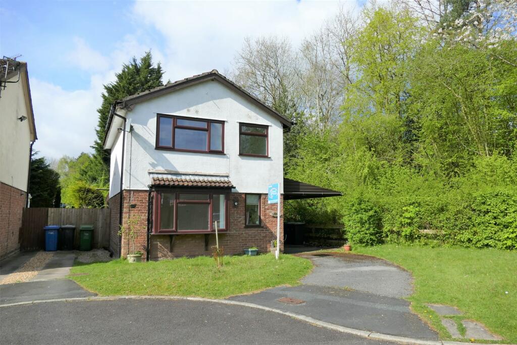 3 bedroom detached house for sale in Bramshill Close, Gorse Covert, WA3