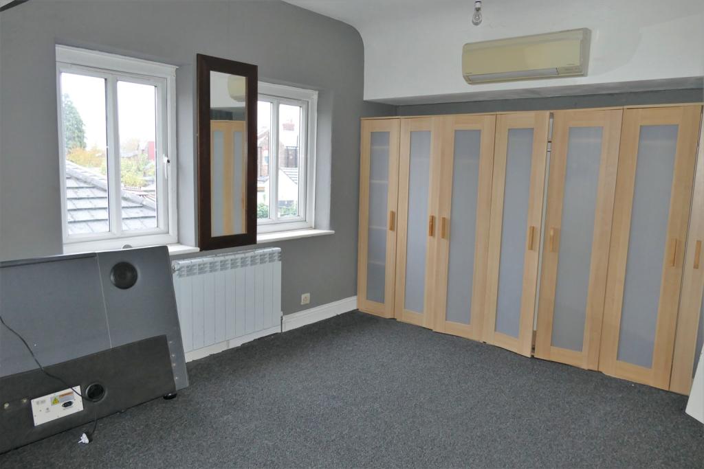 4 bedroom bungalow for sale in Heathwood Grove, Paddington, Warrington, WA1