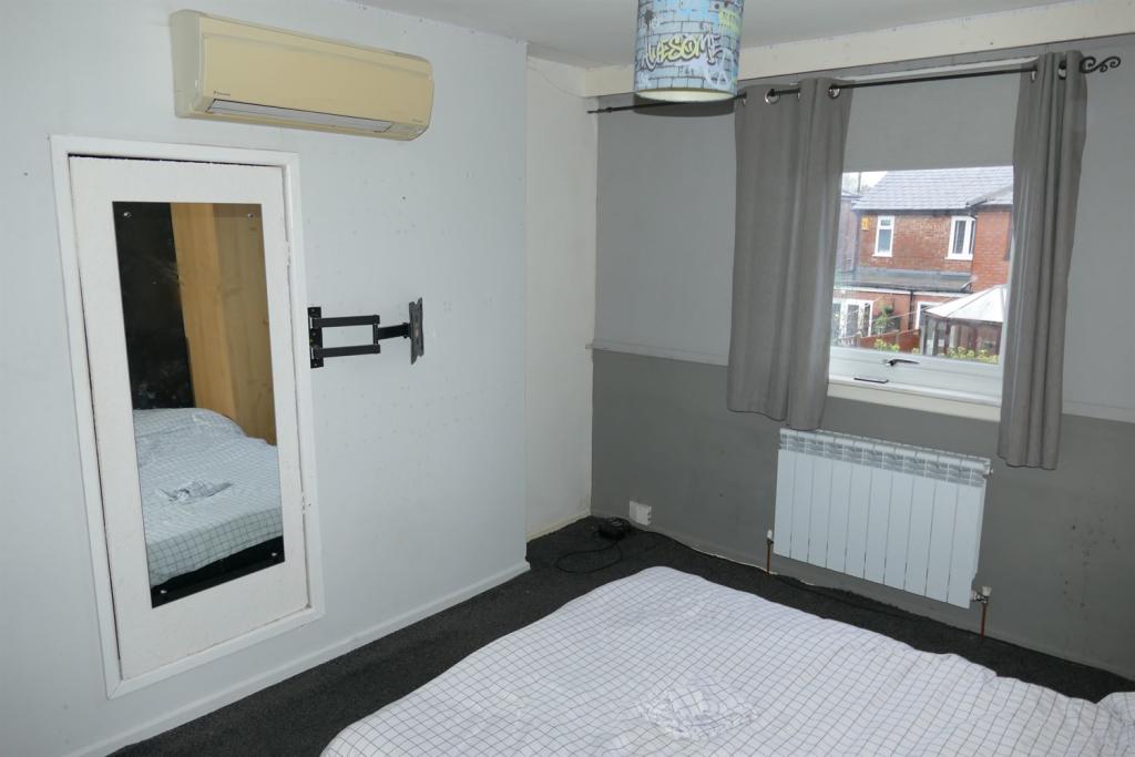 4 bedroom bungalow for sale in Heathwood Grove, Paddington, Warrington, WA1