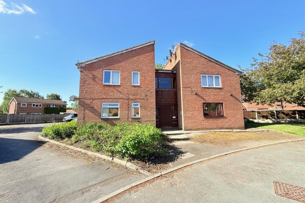 Main image of property: Mansfield Close, Birchwood, WA3  6QN