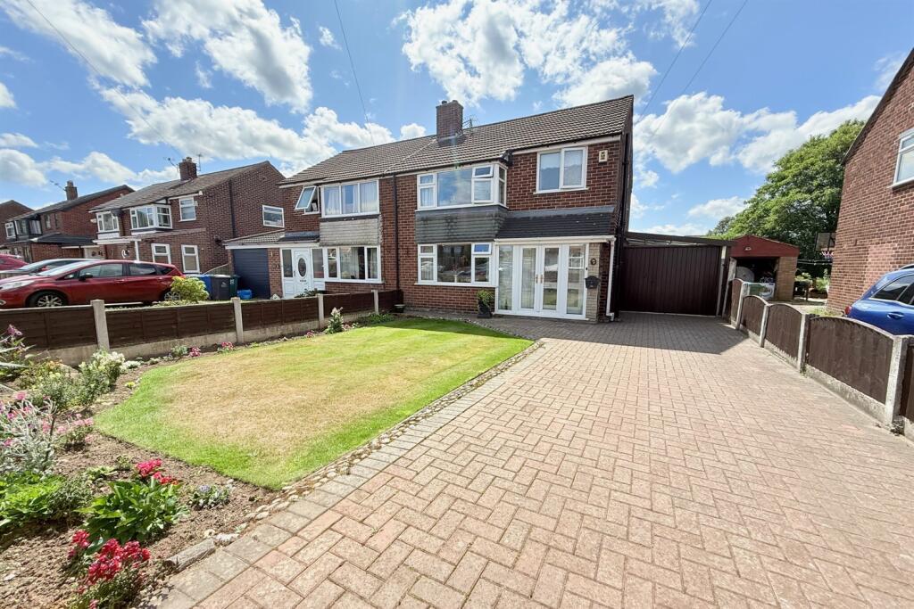 Main image of property: Dunmow Road, Thelwall, WA4  2HQ
