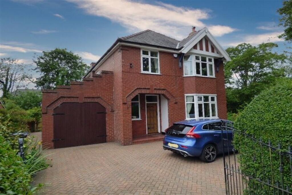 Main image of property: Common Lane, Culcheth, WA3  4HQ