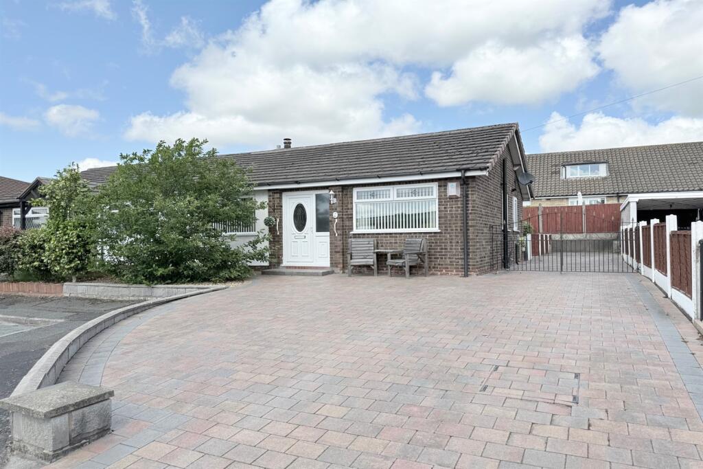 Main image of property: Barnfield Road, Woolston, Warrington, WA1 4NS
