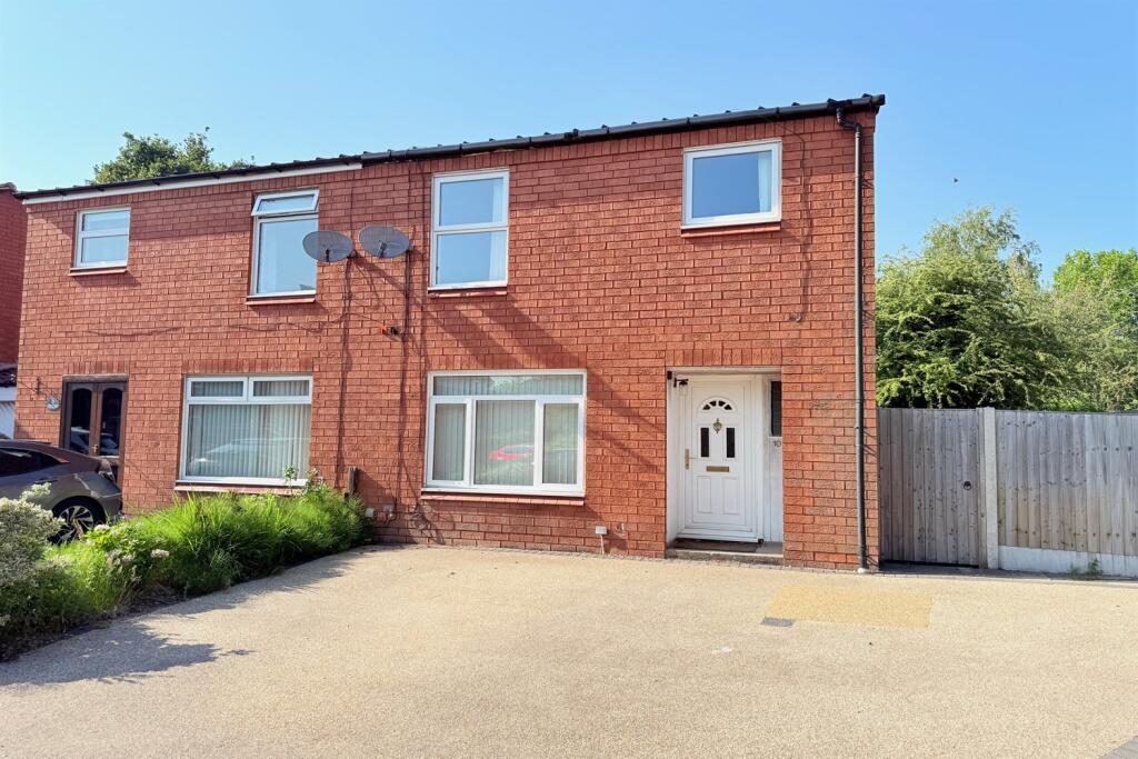 Main image of property: Yates Close, Great Sankey, Warrington, WA5 1XH