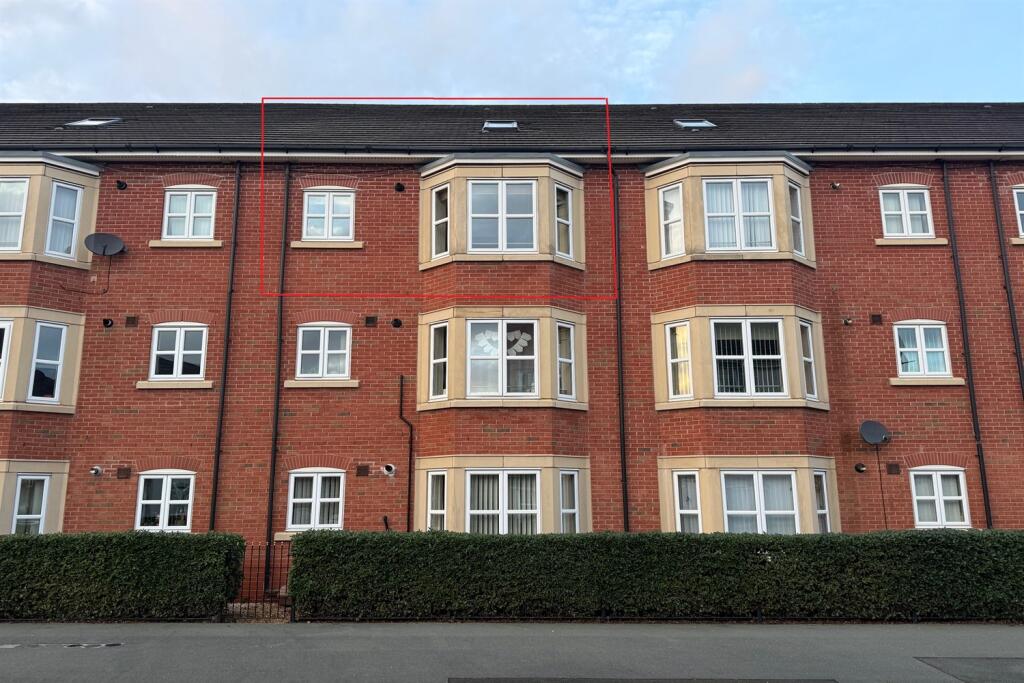 Main image of property: Houston Gardens, Chapelford, Warrington, WA5 8DN