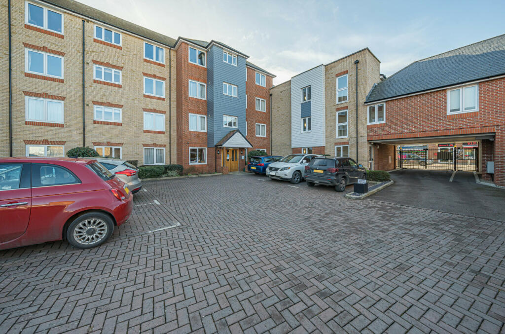 Additional property image - South Street, Bishop's Stortford, Hertfordshire, CM23
