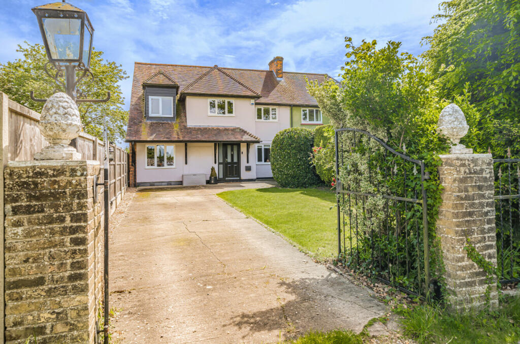 4 bedroom semidetached house for sale in Dell Lane, Little Hallingbury, Stortford