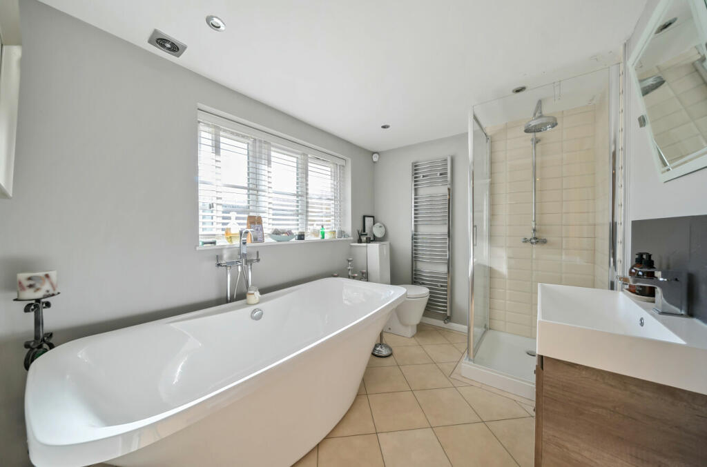 Additional property image - Pynchon Paddocks, Little Hallingbury, Bishop's Stortford, Essex, CM22