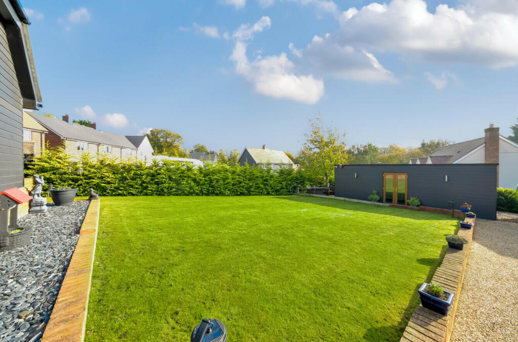 Additional property image - Tilekiln Green, Great Hallingbury, Bishop's Stortford, Essex, CM22