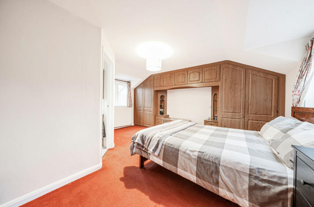 Additional property image - Carrigans, Bishop's Stortford, Hertfordshire, CM23