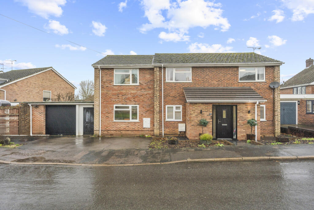 Main image of property: Lea Close, Bishop's Stortford, Hertfordshire, CM23