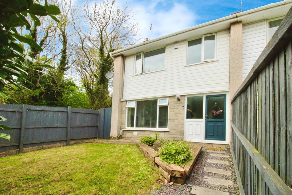 3 bedroom end of terrace house for sale in St. Donats Close, Dinas