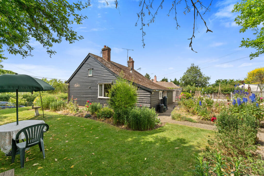 2 bedroom bungalow for sale in Watling Lane, Thaxted, Dunmow, Essex, CM6