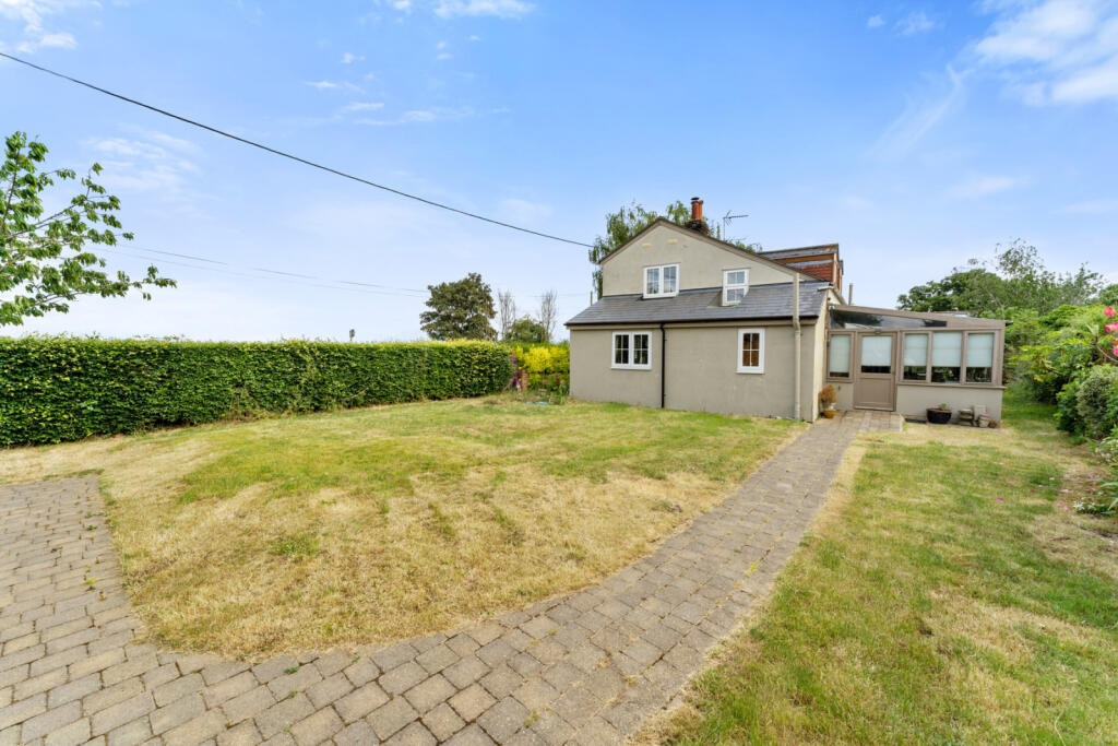 2 bedroom detached house for sale in Dunmow Road, North End, Dunmow
