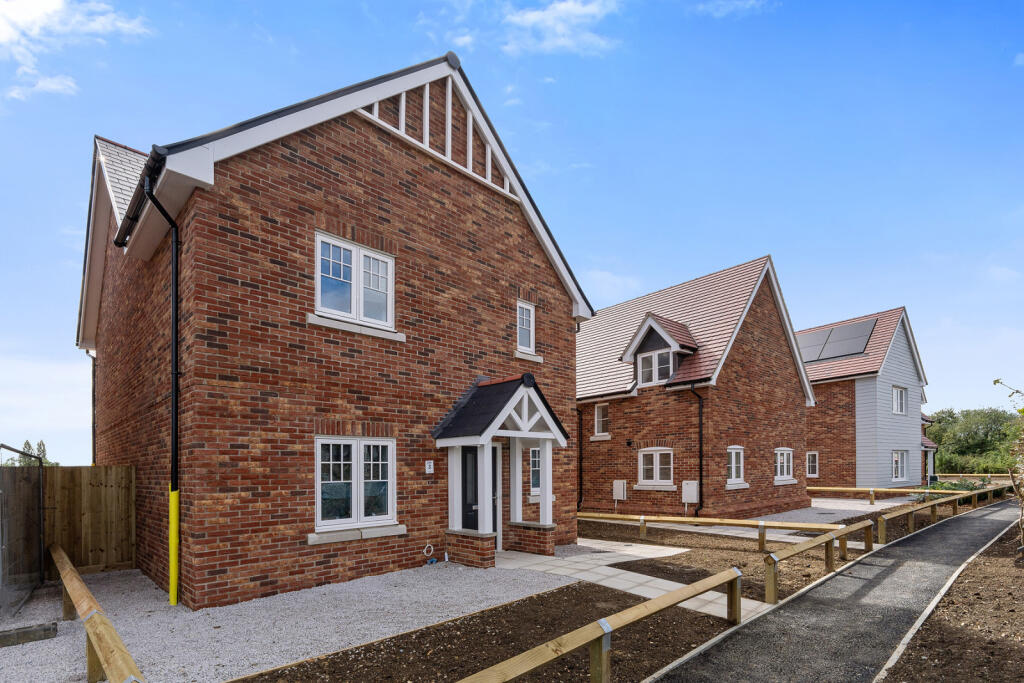 Additional property image - Brimstone Place, Little Dunmow, Essex, CM6