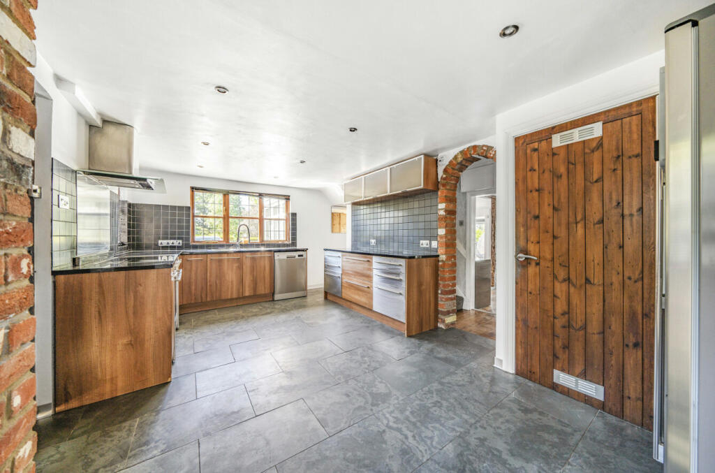 Additional property image - Stebbing Road, Felsted, Essex, CM6