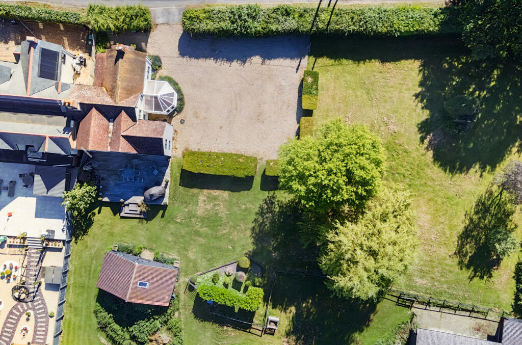 Additional property image - Stebbing Road, Felsted, Essex, CM6
